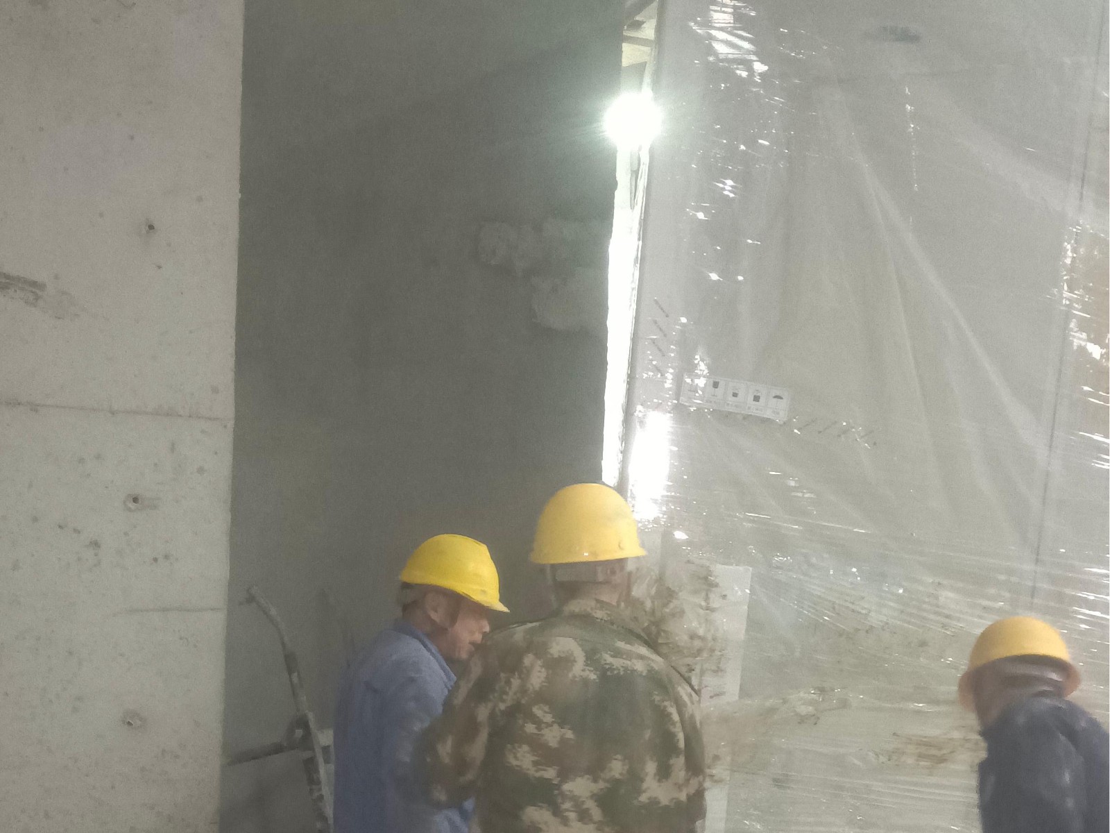  地鐵六號線空調吊裝