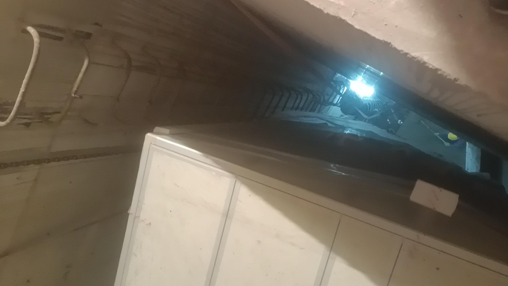  地鐵六號線空調吊裝